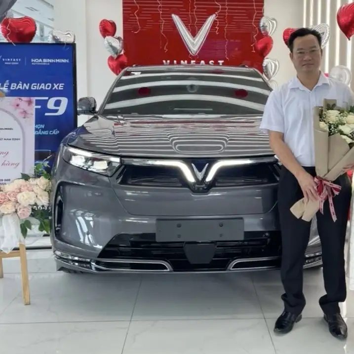 Giao xe VF9