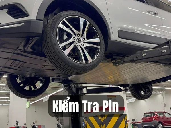 kiểm tra xe điện sau khi đi mưa ngập